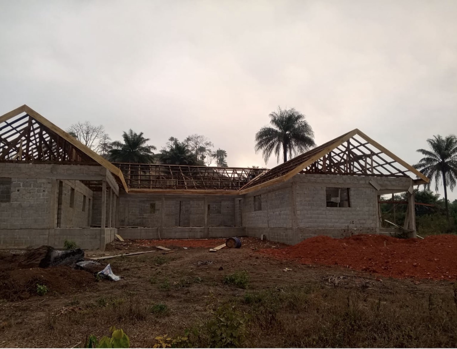 Roof trusses going up at the Kolliemai site